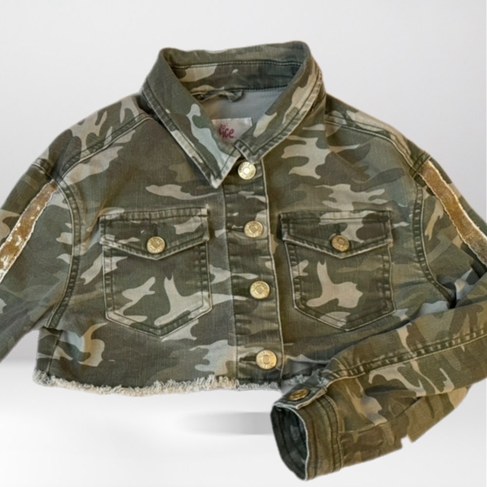Justice Girls Camo Camouflage cropped denim jacket Size 6/7